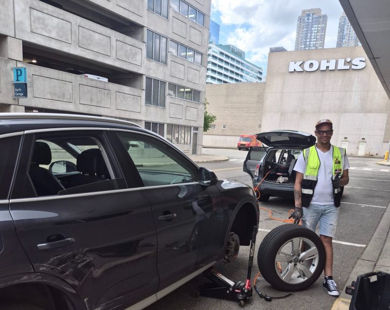 flat tire roadside assistance Hudson County NJ Mobile tire change in Jersey City NJ , Hudson County Done By Happy Road Services