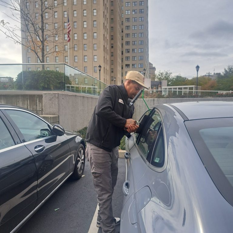 Emergency car Lock out service car Lock out service in jersey city NJ by happy road services