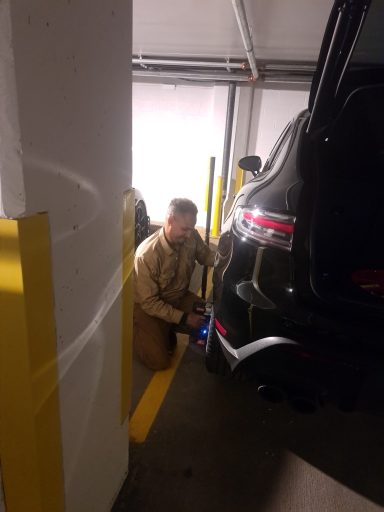 Tire Change Service – Jersey City NJ Flat tire change service in Jersey City NJ by Happy Road Services